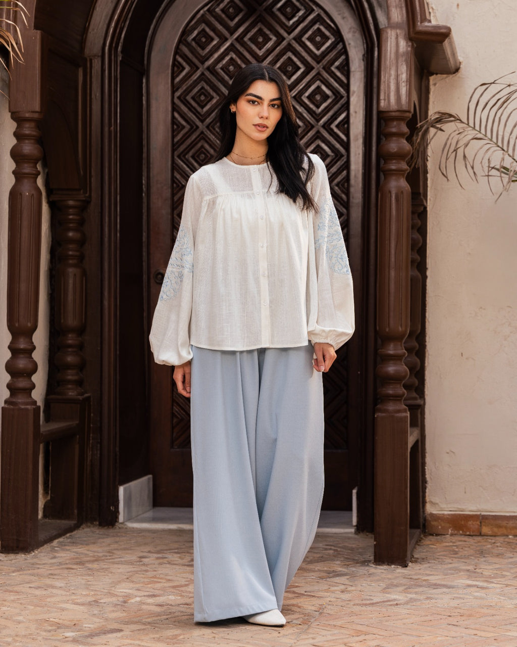 EMDROIDERED SLEEVES LINEN BLOUSE-OFF WHITE