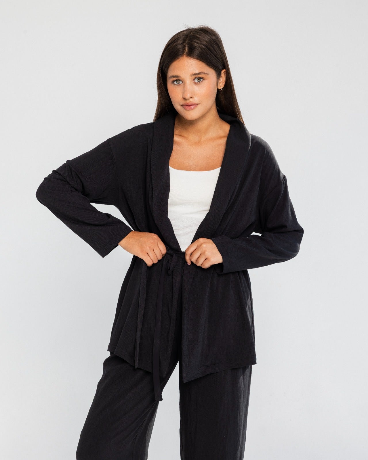 PLAIN SHORT CARDIGAN-BLACK