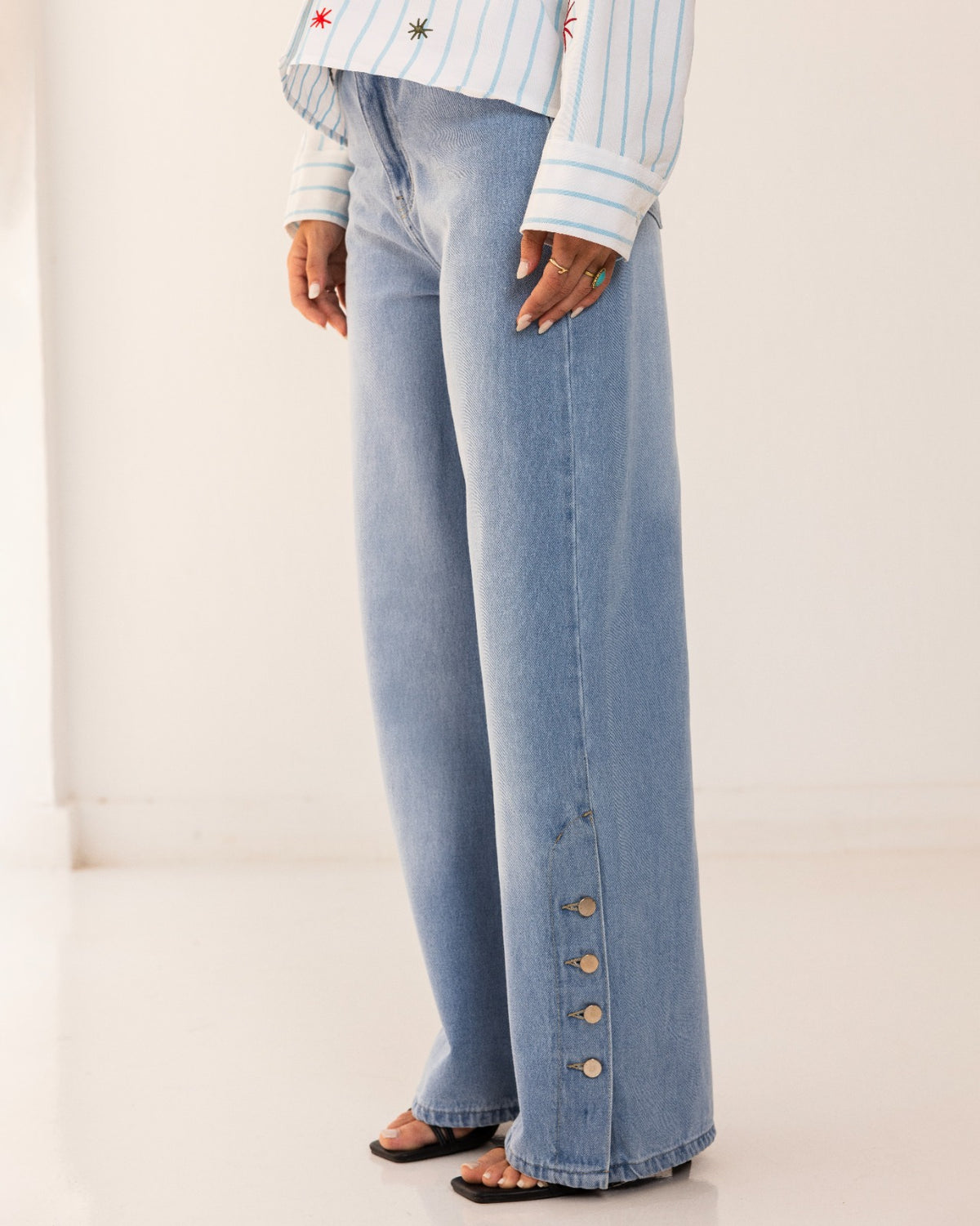 BUTTONS WIDE LEG PANTS-LIGHT BLUE