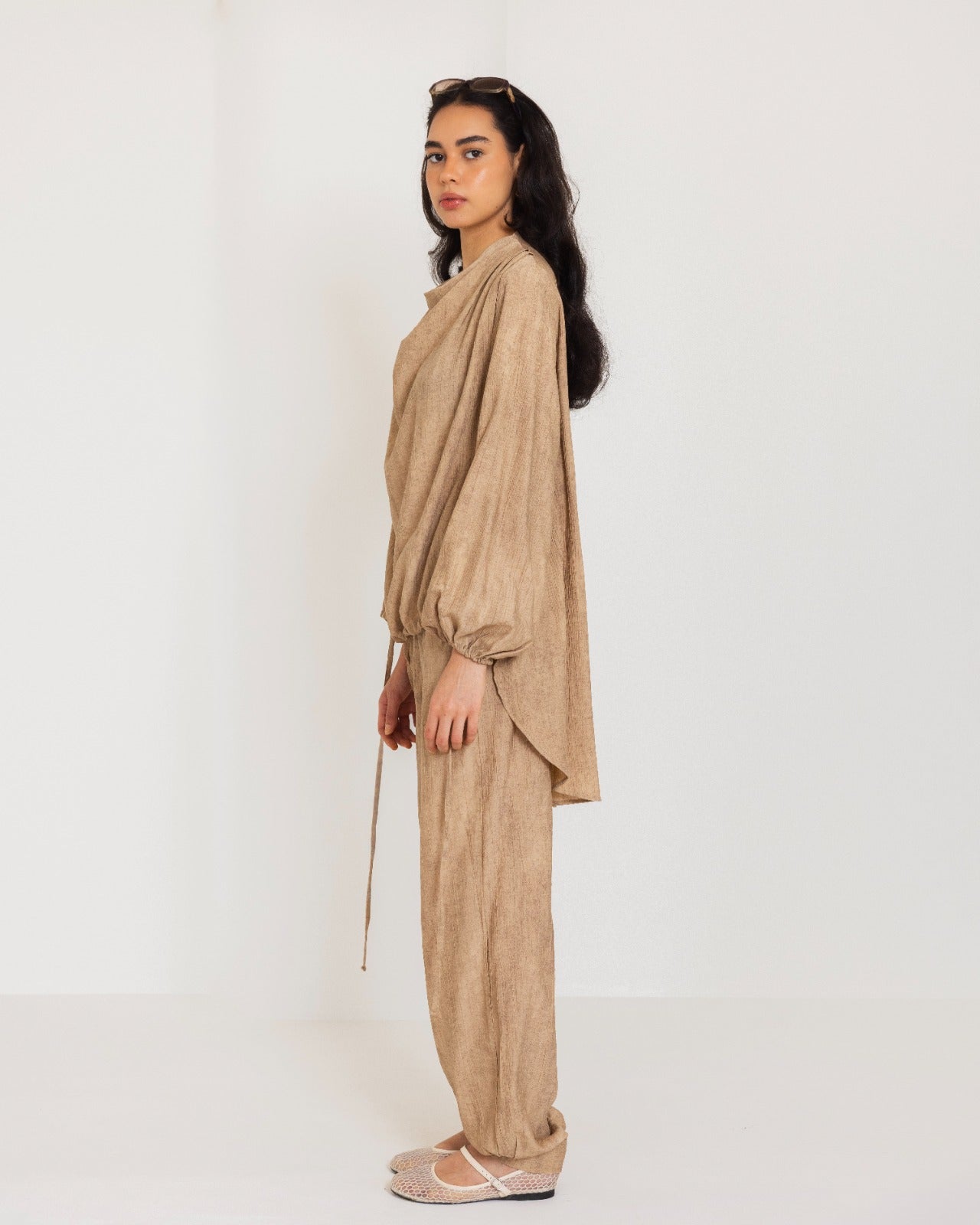 DRAPPED CRINKLE BLOUSE-CAFE