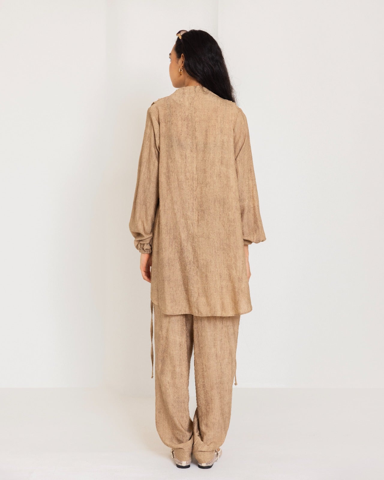 DRAPPED CRINKLE BLOUSE-CAFE