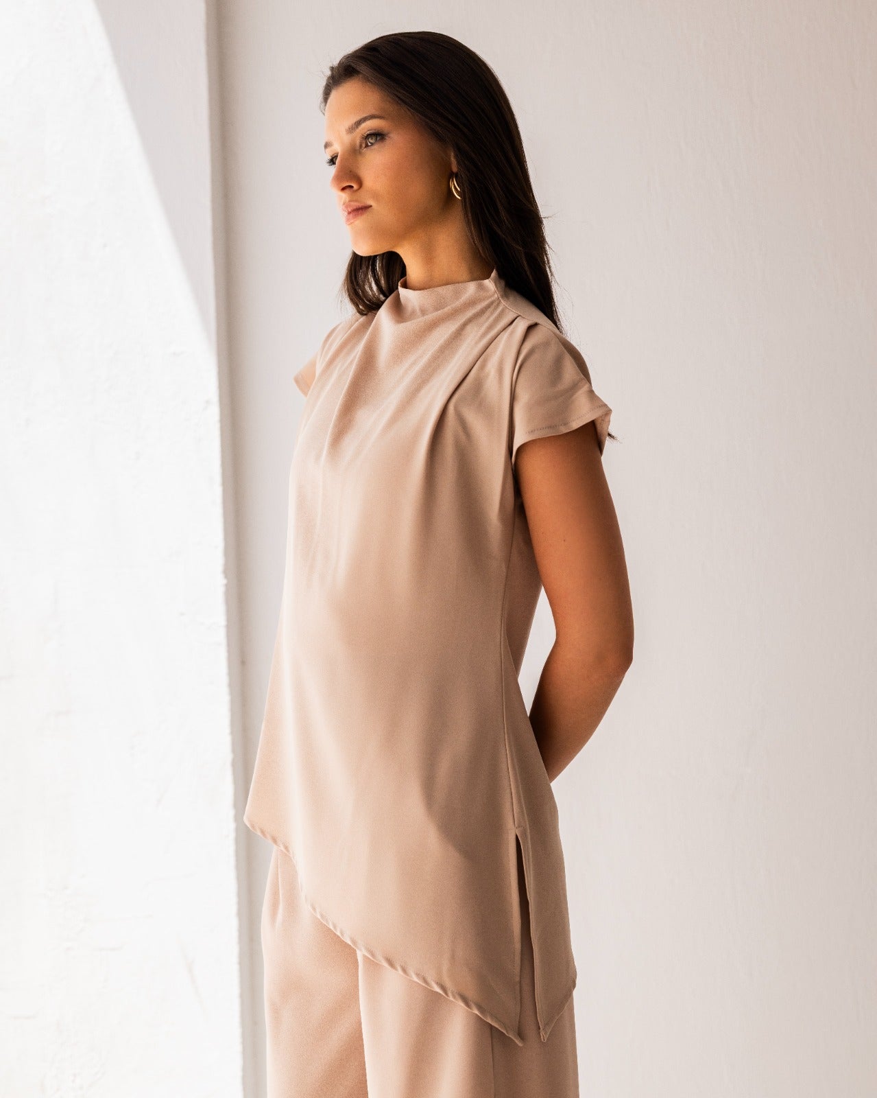 HIGH LOW DRAPPED TOP-BEIGE