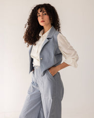 SLEEVELES CROPPED VEST-BABY BLUE