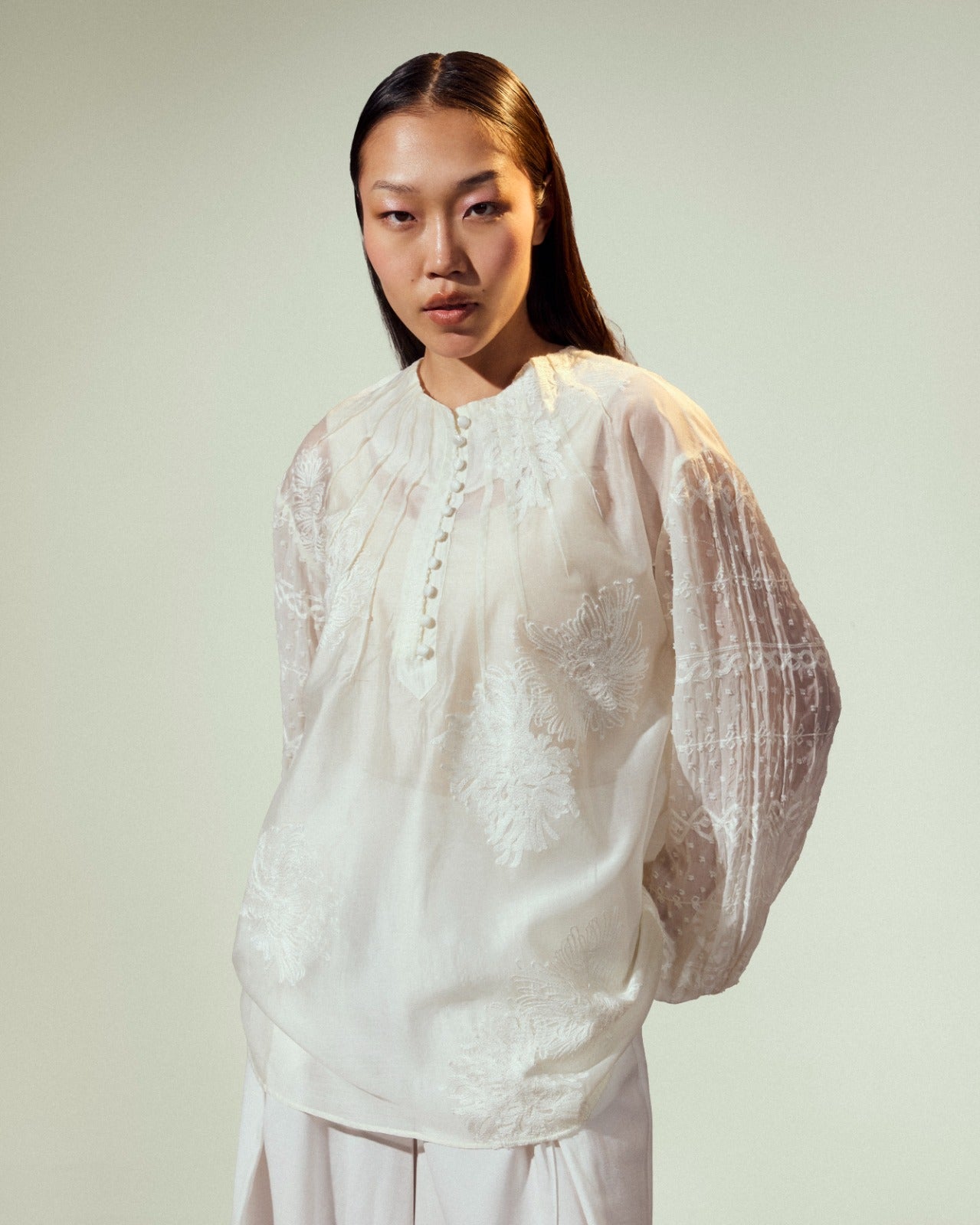 EMBROIDERY CHIFFON BLOUSE-OFF WHITE