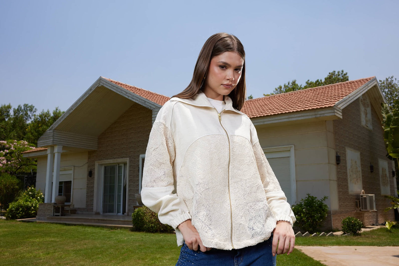 EMBRODIERY JACKET-BEIGE