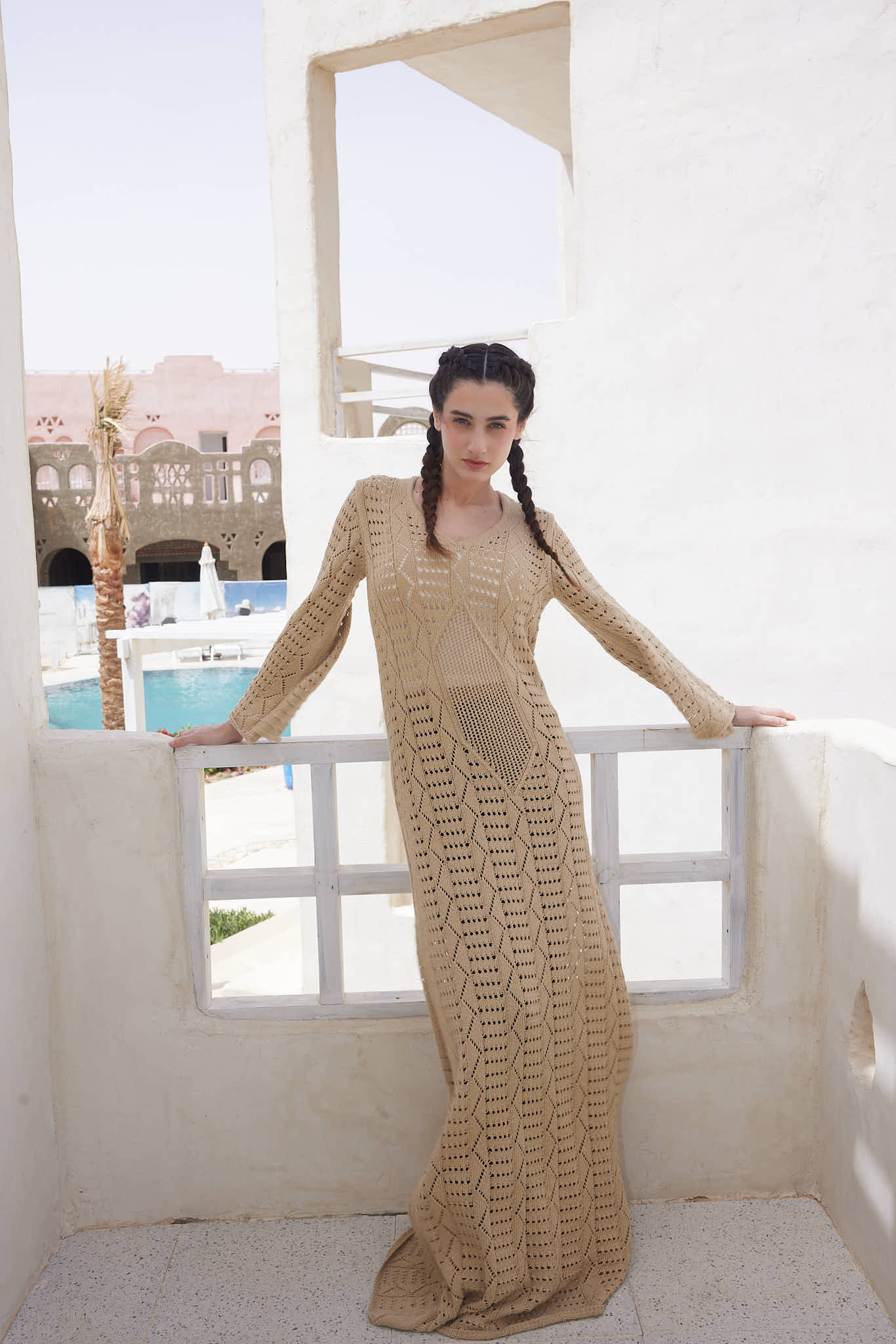 V-NICK KNIT DRESS-BEIGE