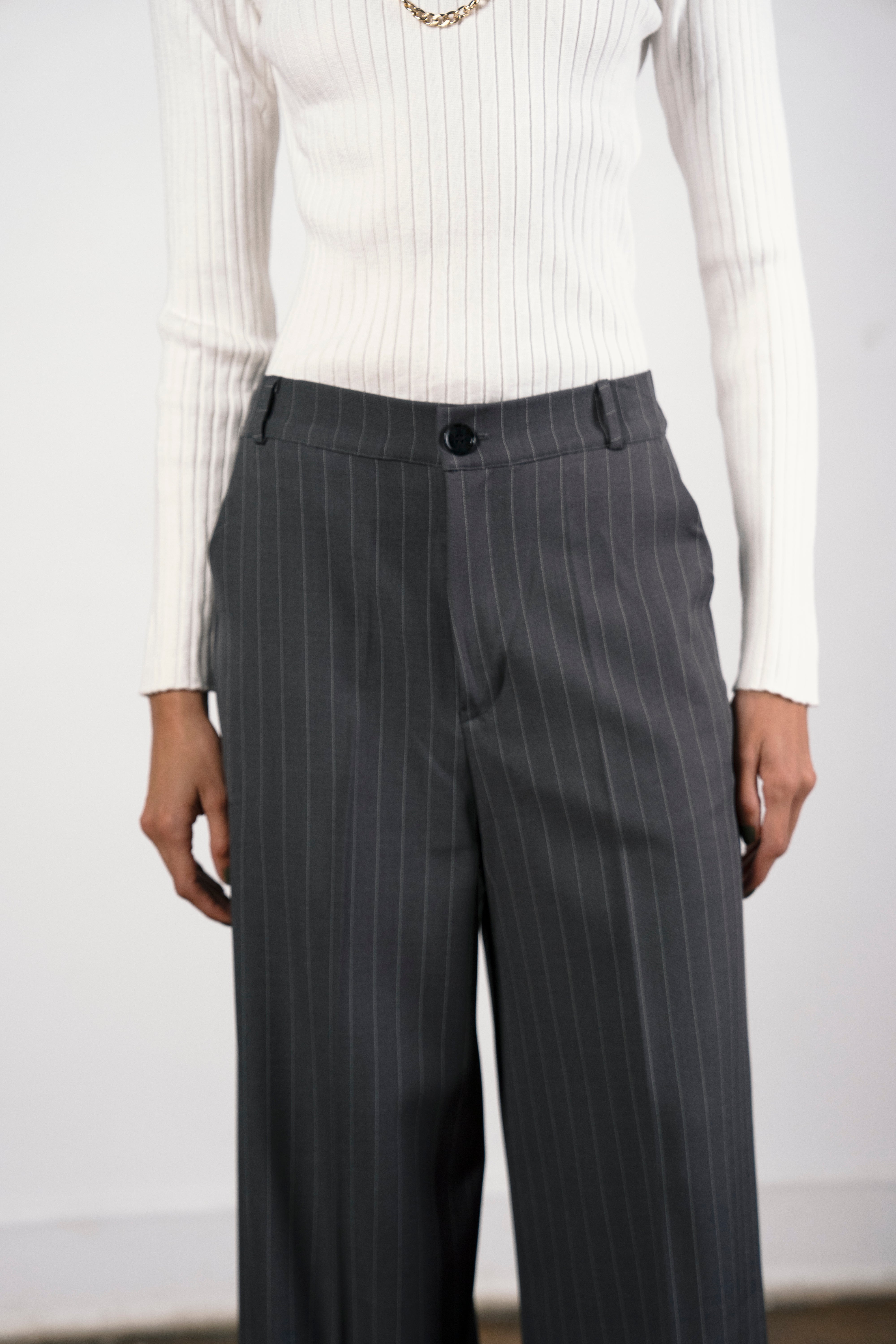 STRIPPED WIDE LEG PANT-GRAY