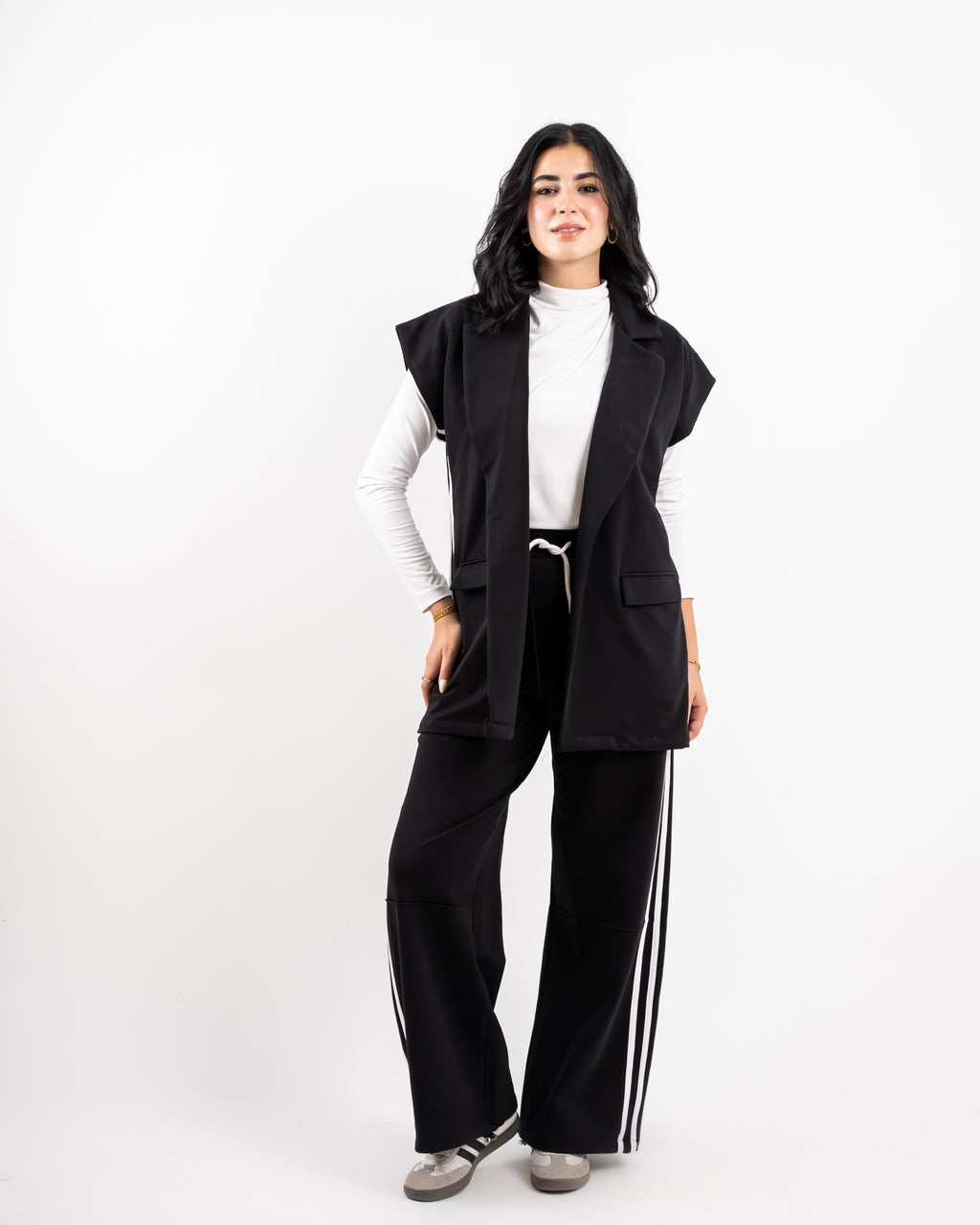 STRIPPED MILTON VEST -BLACK
