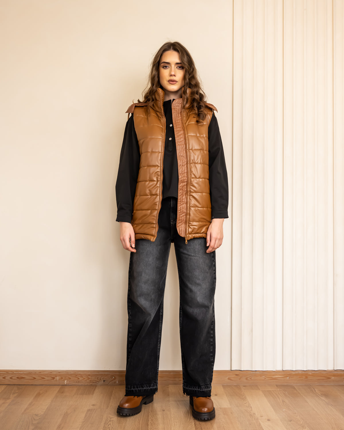 SLEEVELESS LEATHER PUFFER JACKET-HAVAN