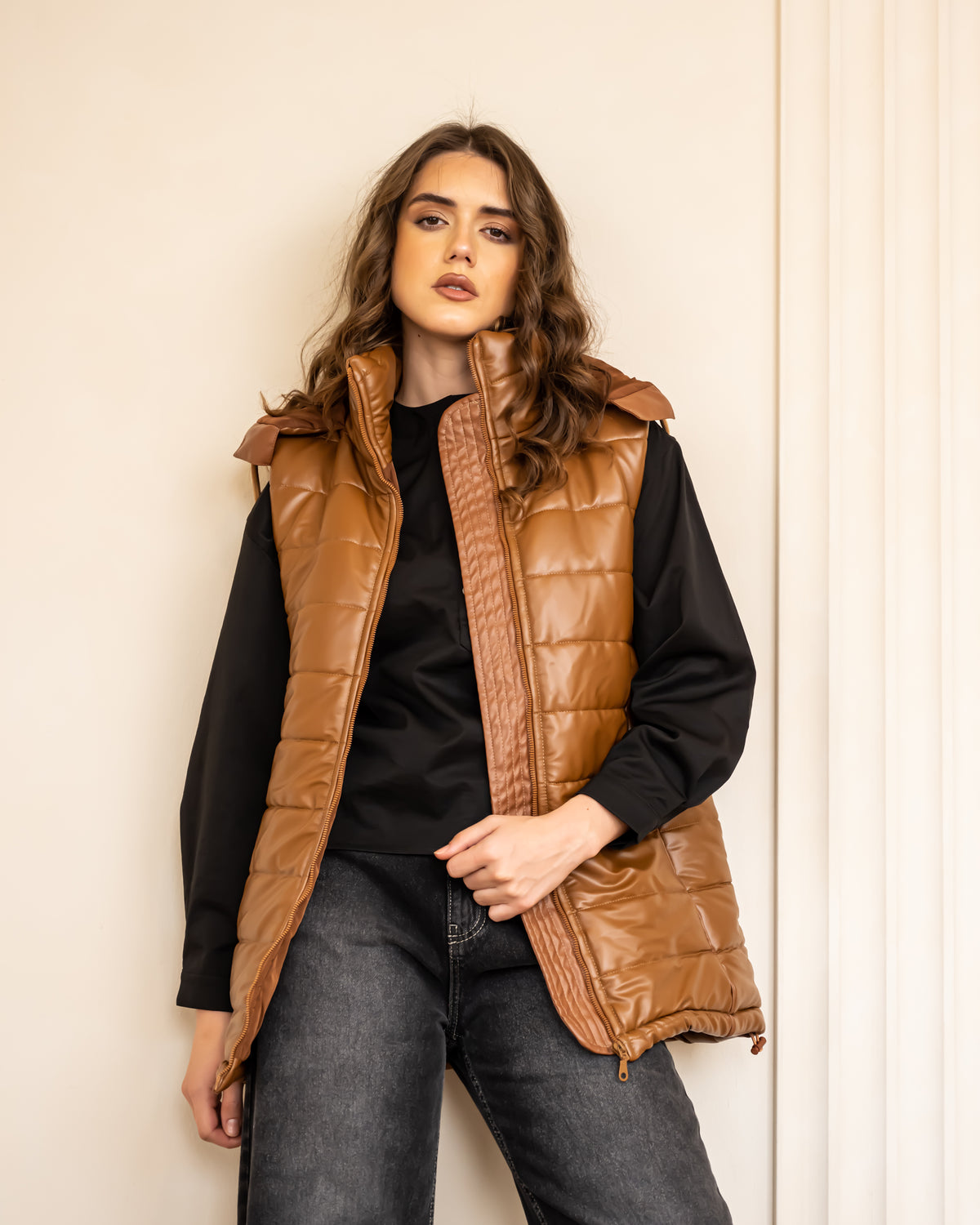 SLEEVELESS LEATHER PUFFER JACKET-HAVAN