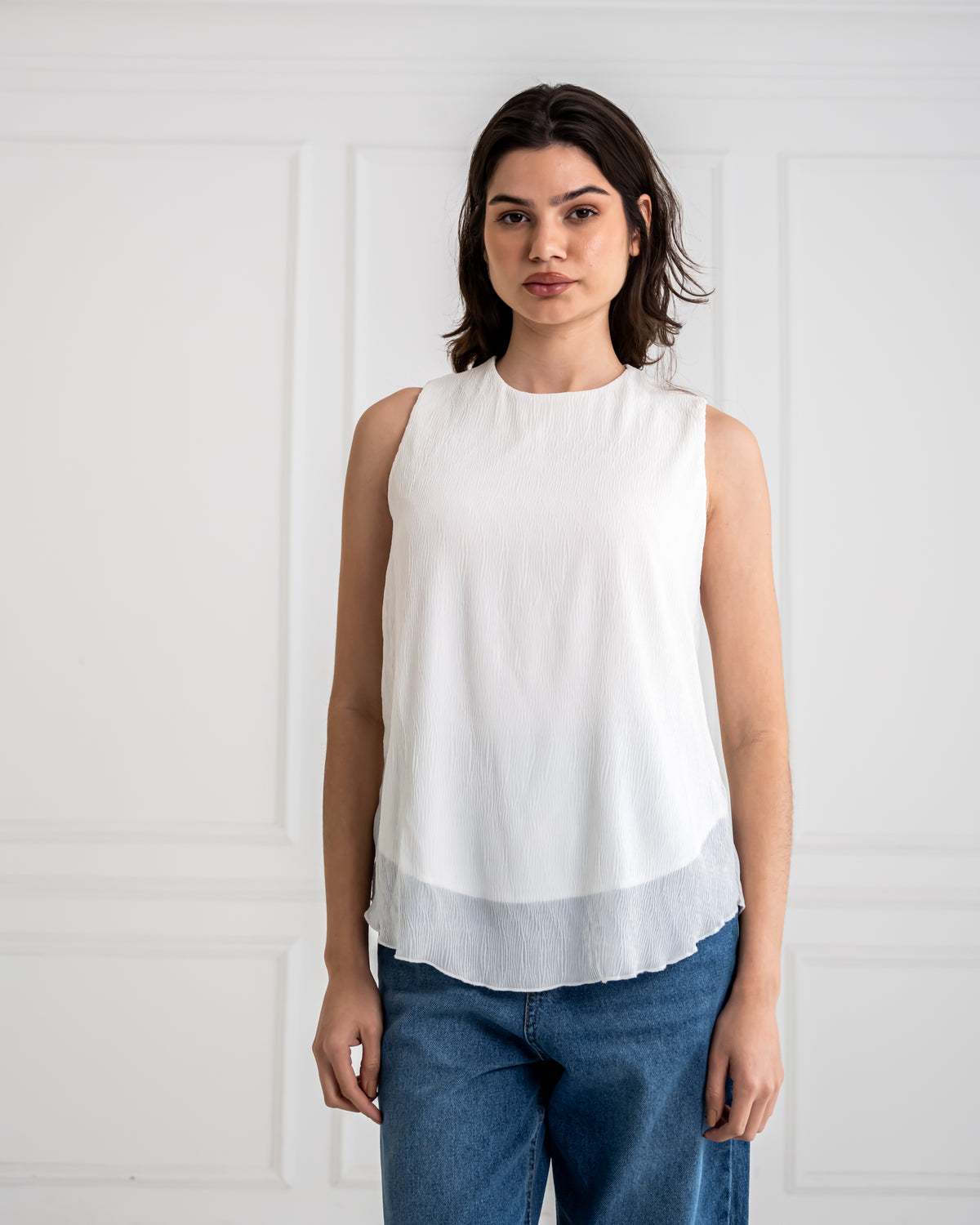 SLEEVELESS PLISSE BASIC BLOUSE -WHITE