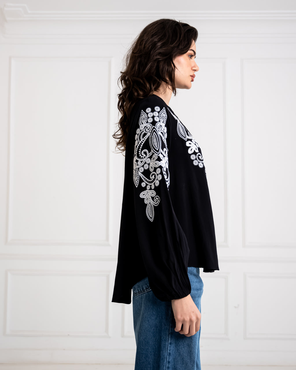 EMBROIDERED BLOUSE-BLACK