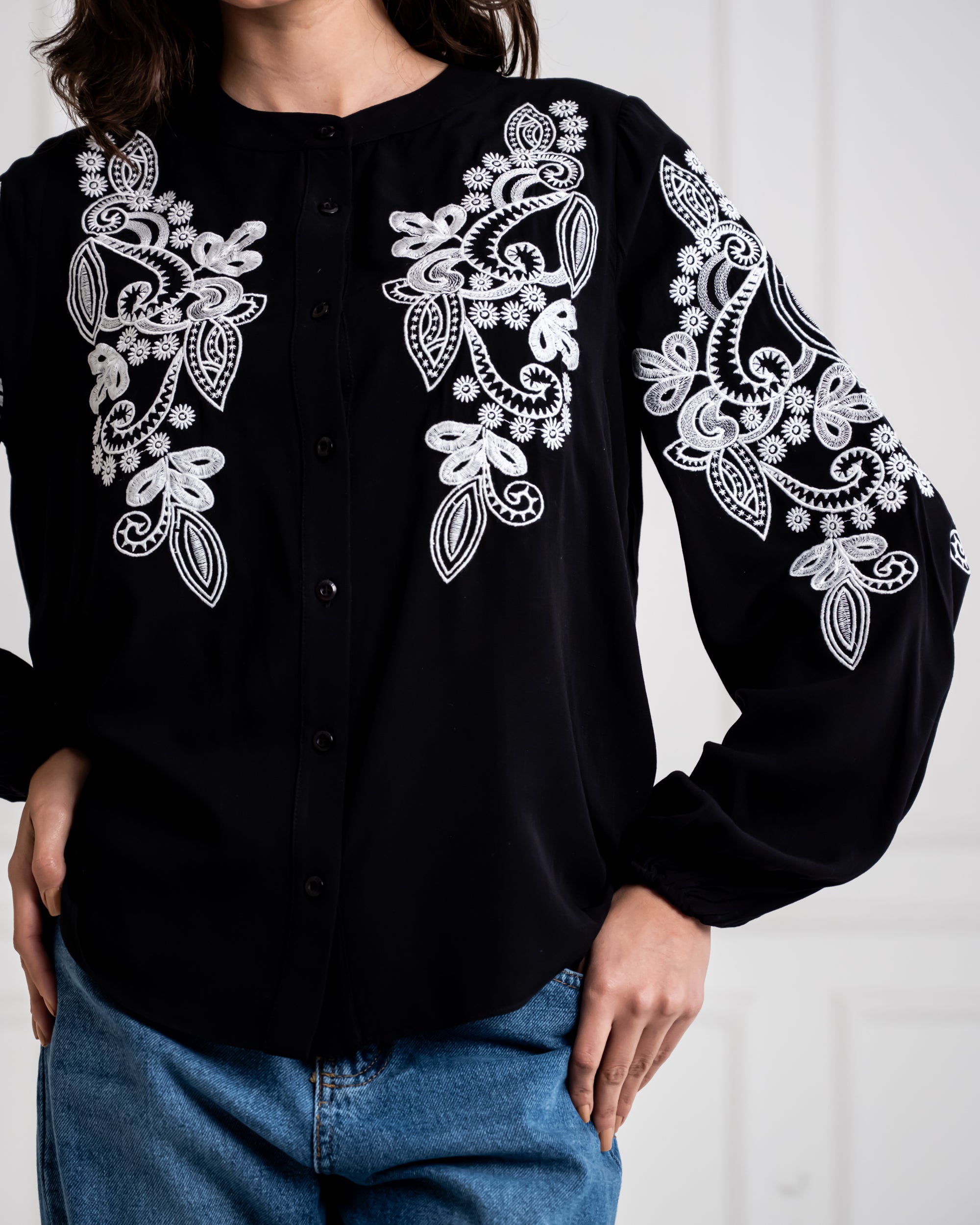 EMBROIDERED BLOUSE-BLACK