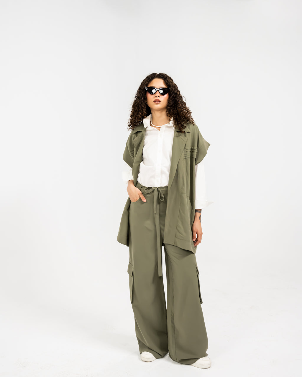 WITH BELT SLEEVELESS VEST -OLIVE