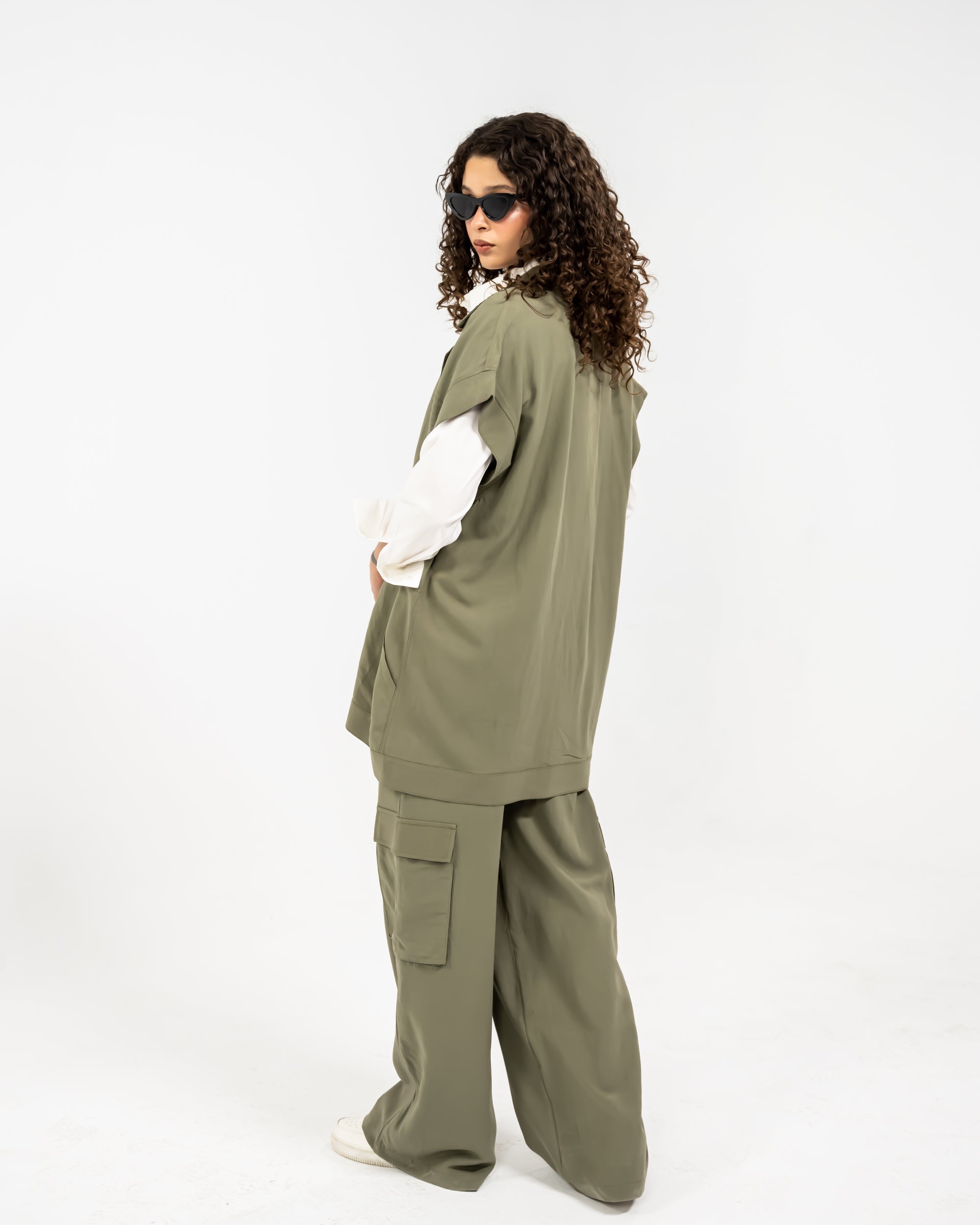 WITH BELT SLEEVELESS VEST -OLIVE