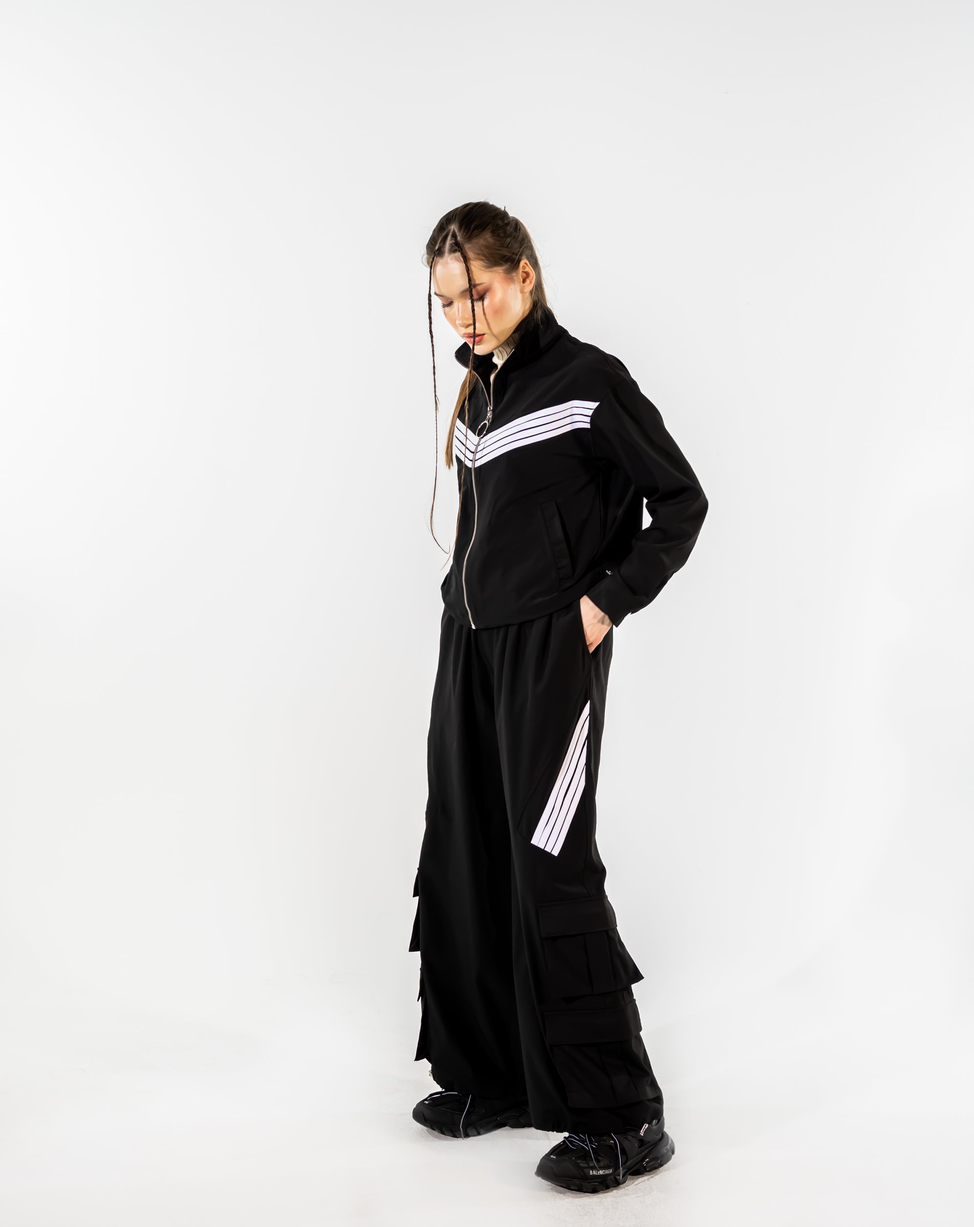 STRIPPED POCKET WIDE LEG PANTS-BLACK
