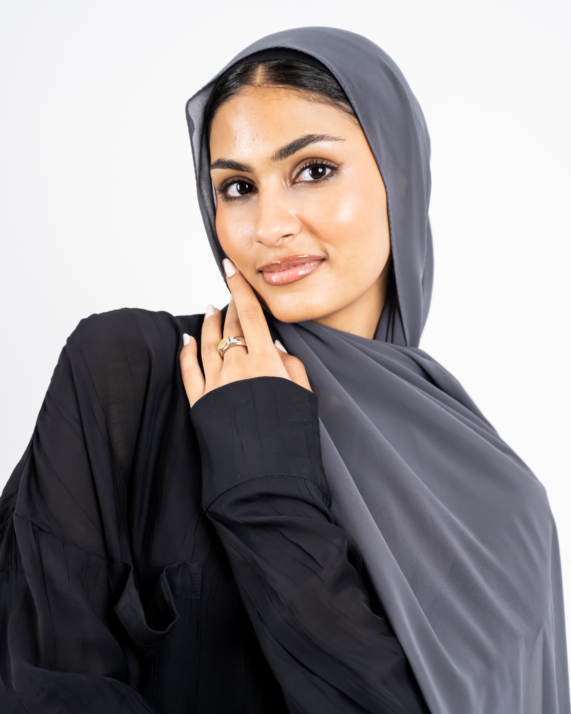 وشاح شيفون - رمادي غامق