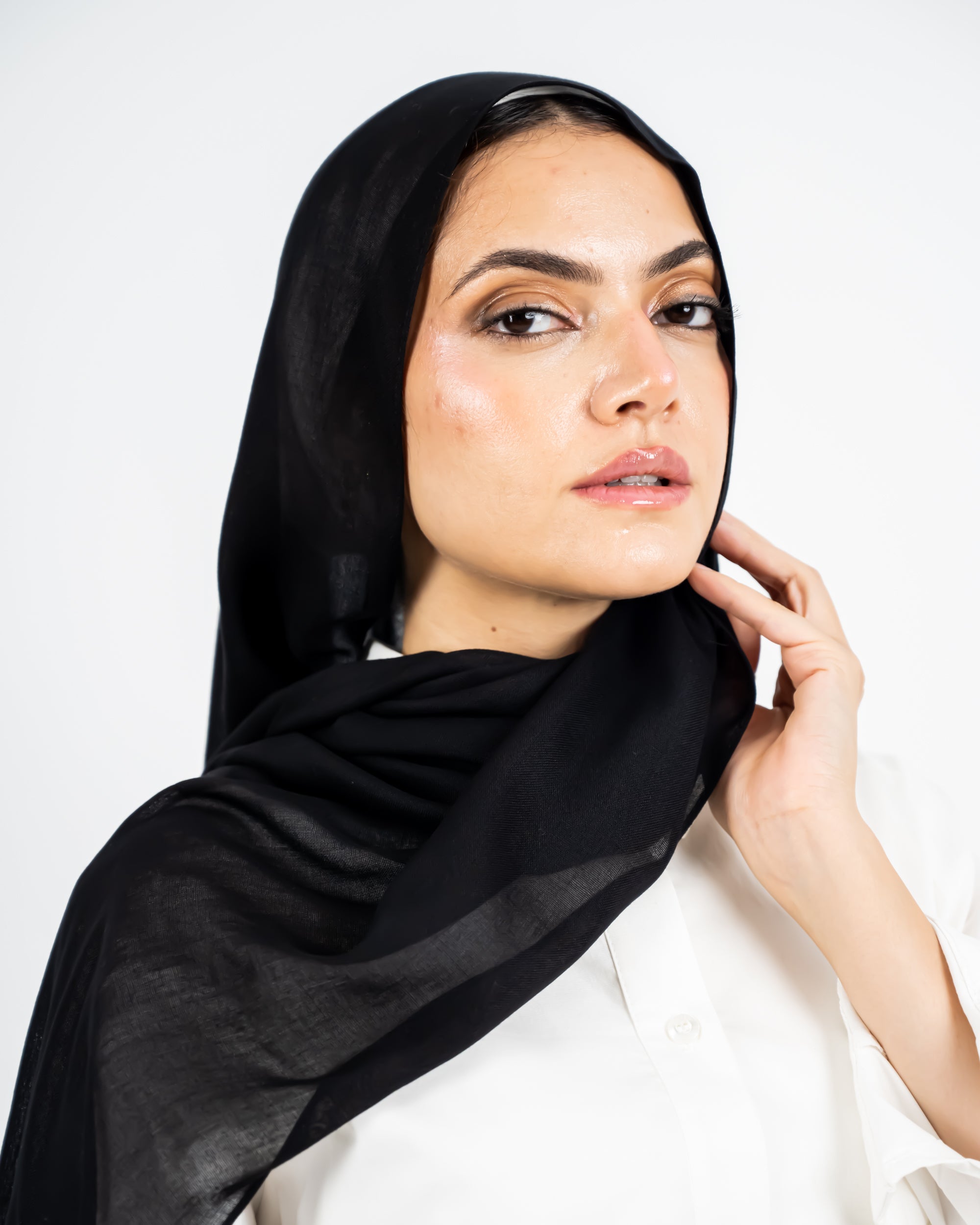 LINEN PLAIN SCARF -BLACK