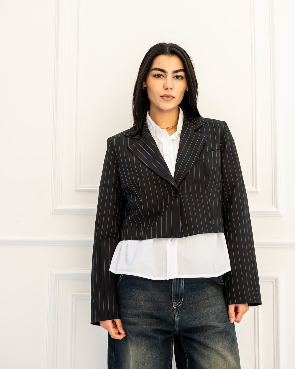 STRIPPED CROPPED BLAZER-BLACK