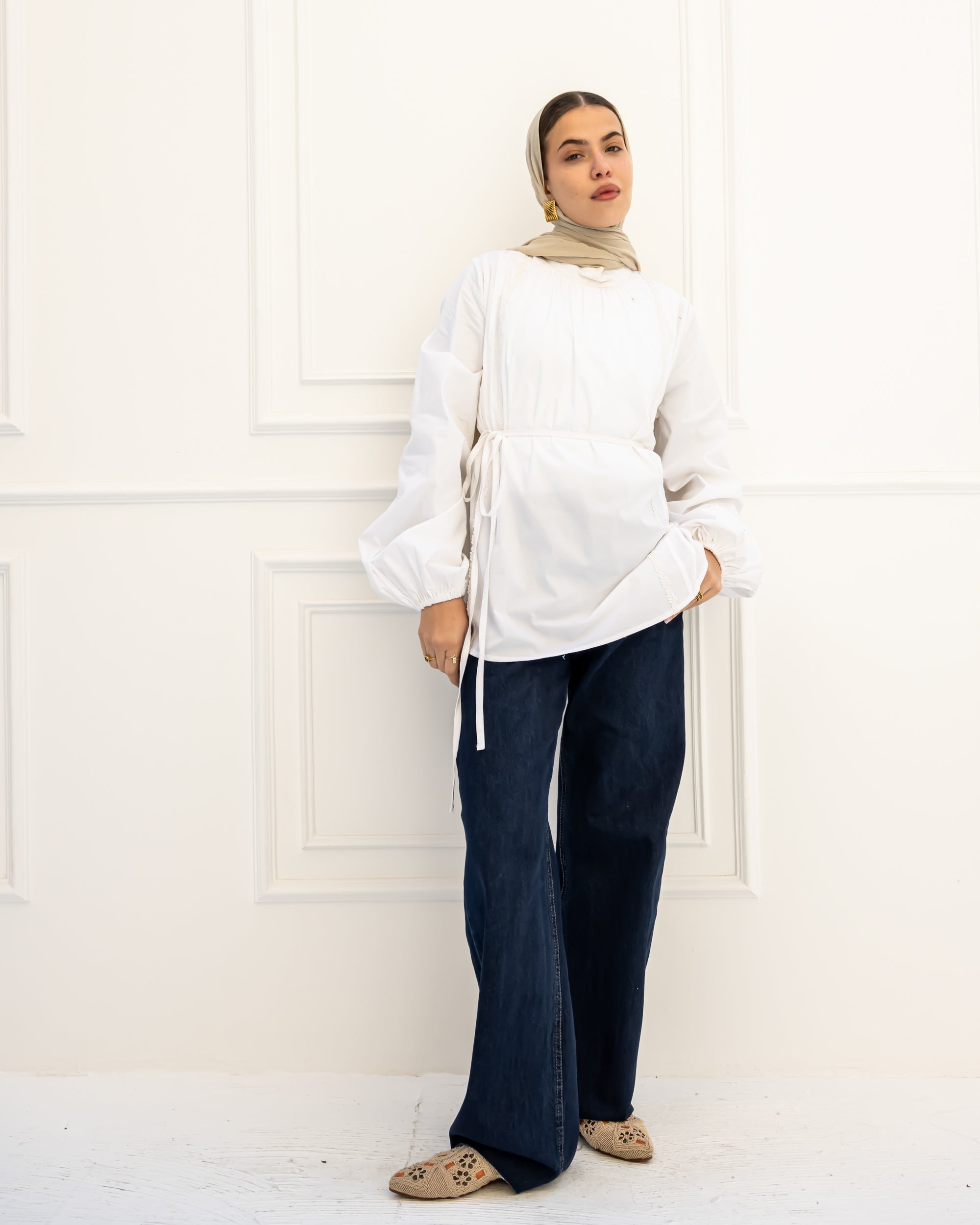 PLAIN BLOUSE WITH BELT-WHITE