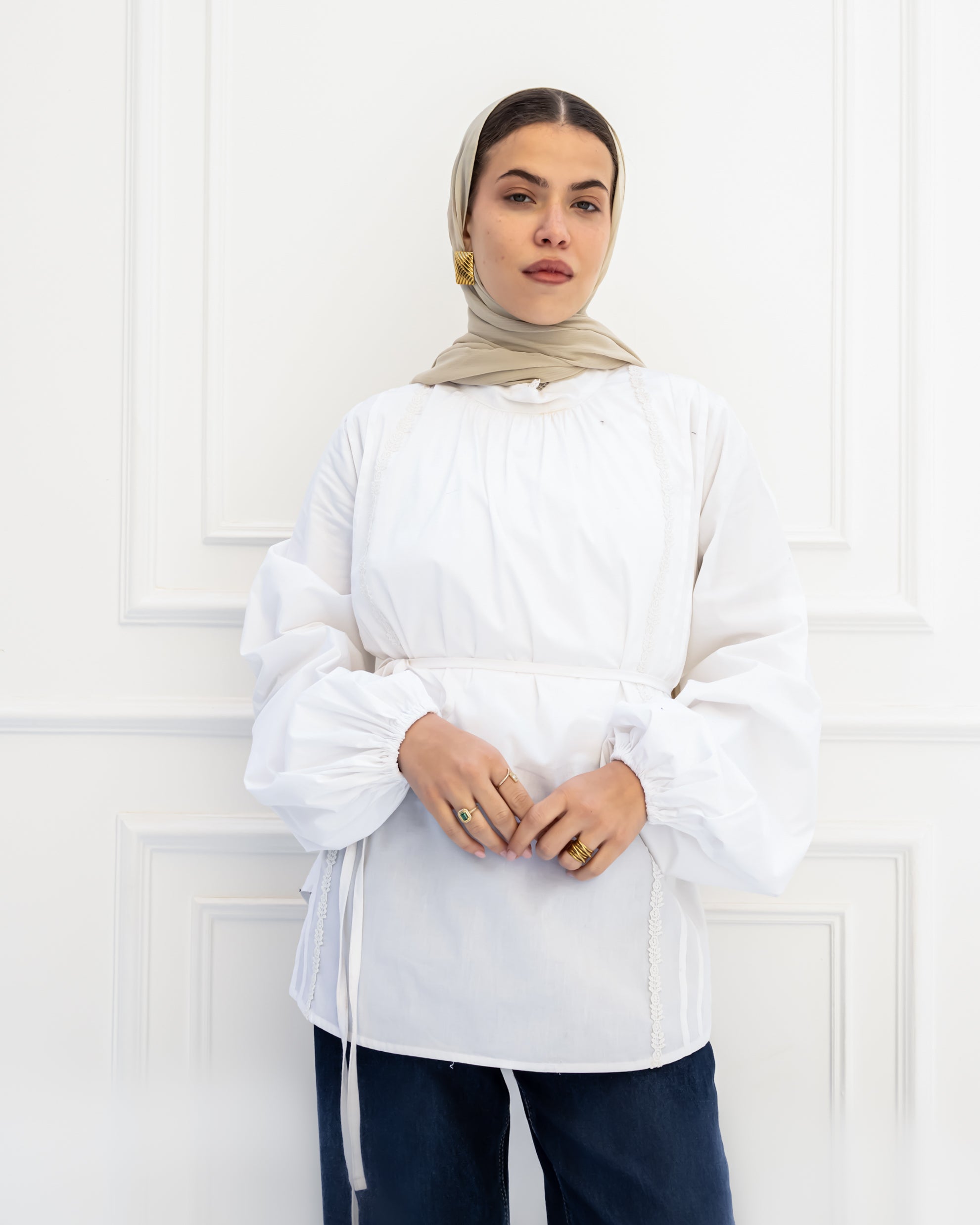 PLAIN BLOUSE WITH BELT-WHITE