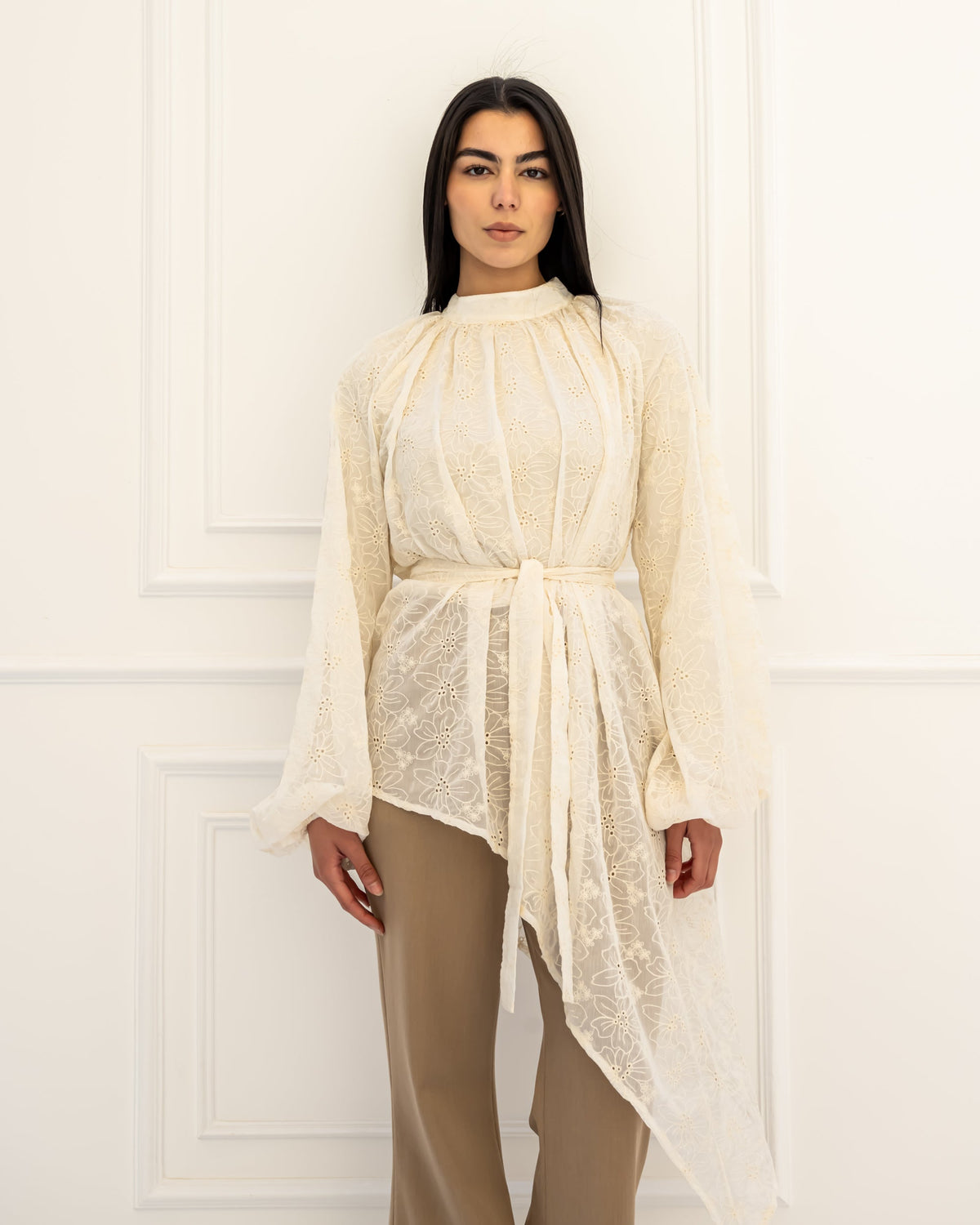 HIGH LOW CUTWORK BLOUSE-Light BEIGE