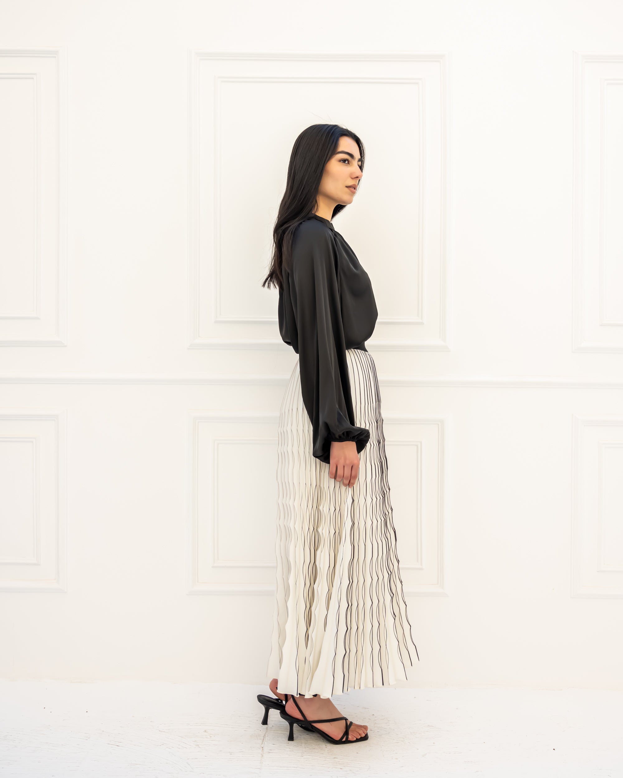 PLEATED SKIRT-OFF WHITE