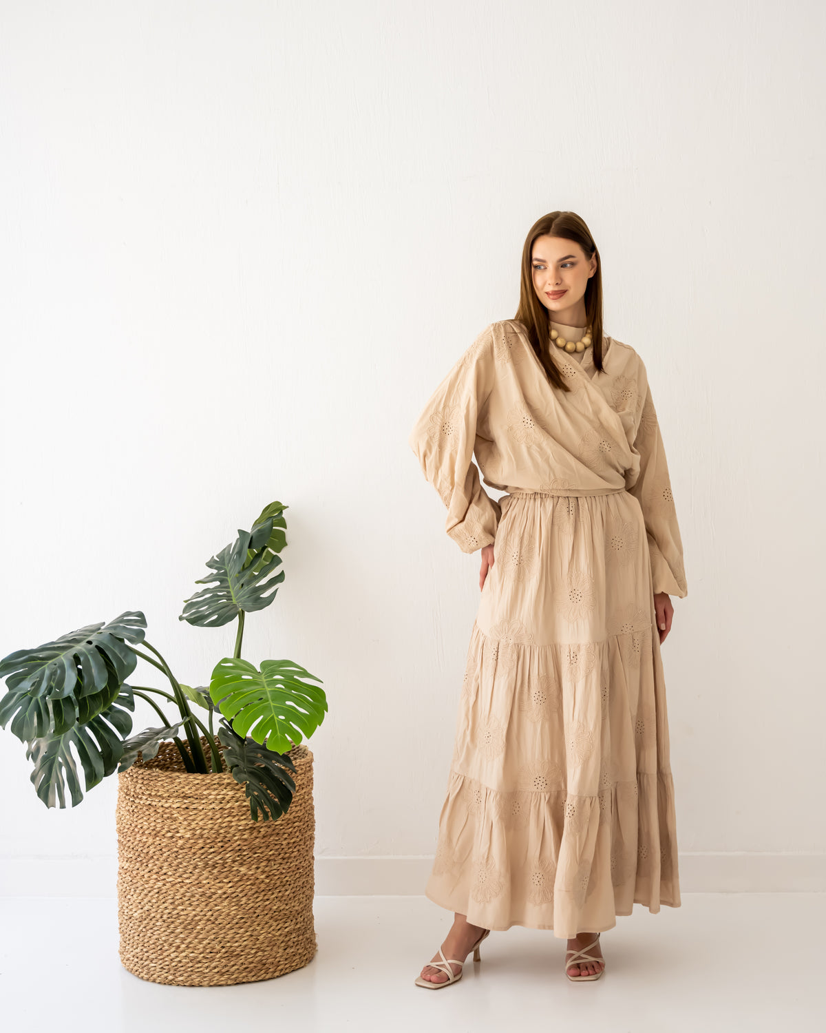 EMBROIDERED SKIRT -BEIGE