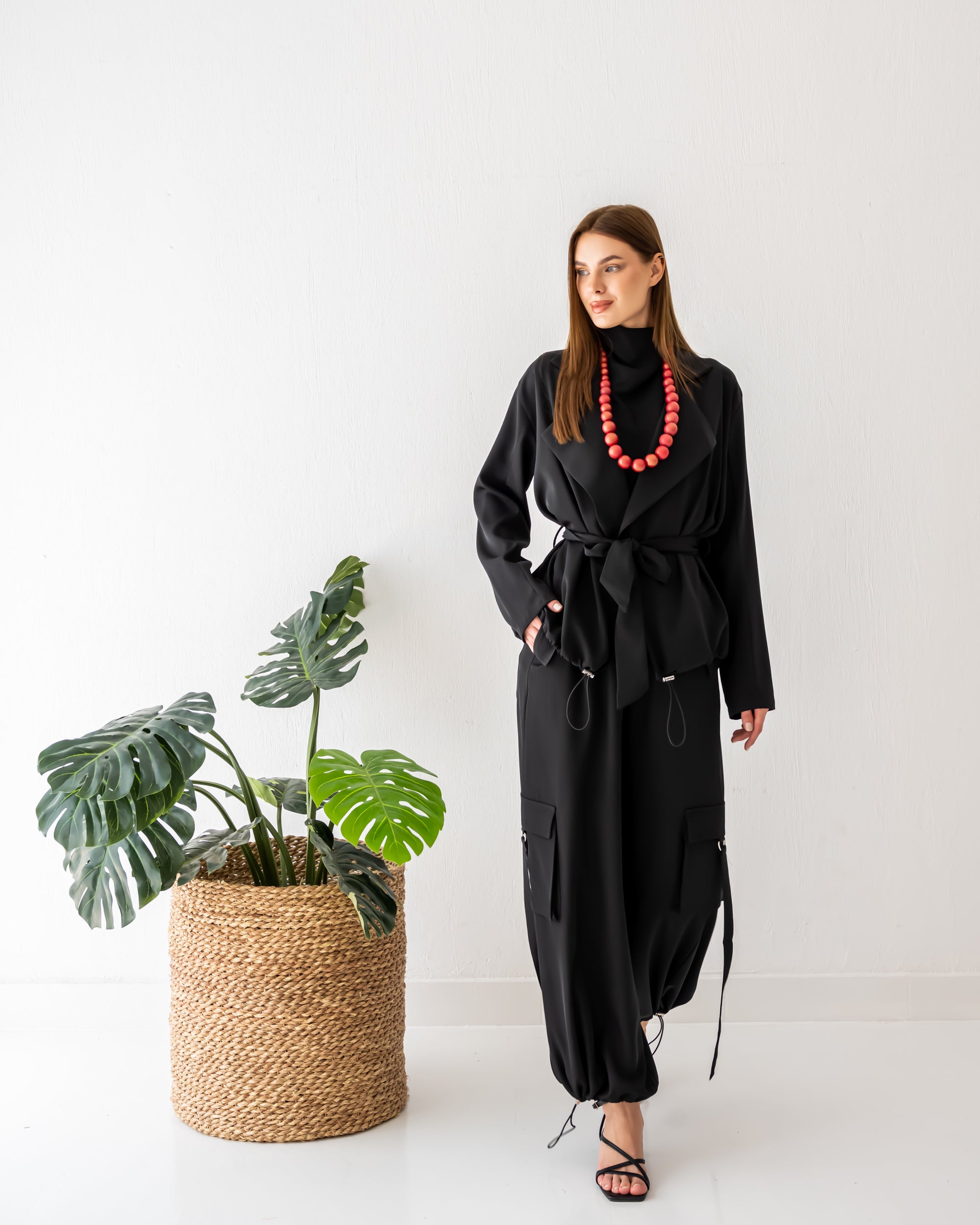 WITH POCKETS WIDE LEG PANTS-BLACK