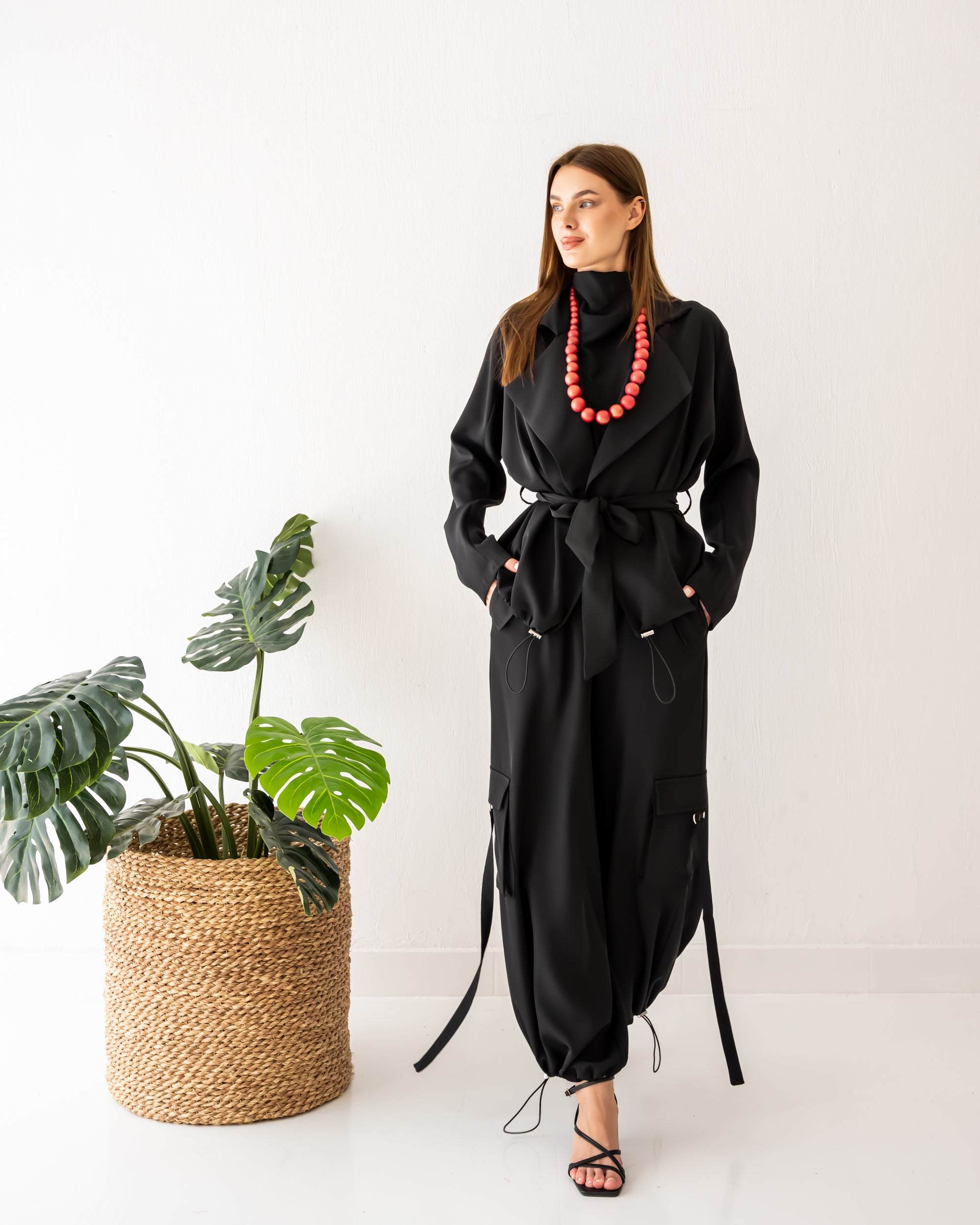 WITH POCKETS WIDE LEG PANTS-BLACK