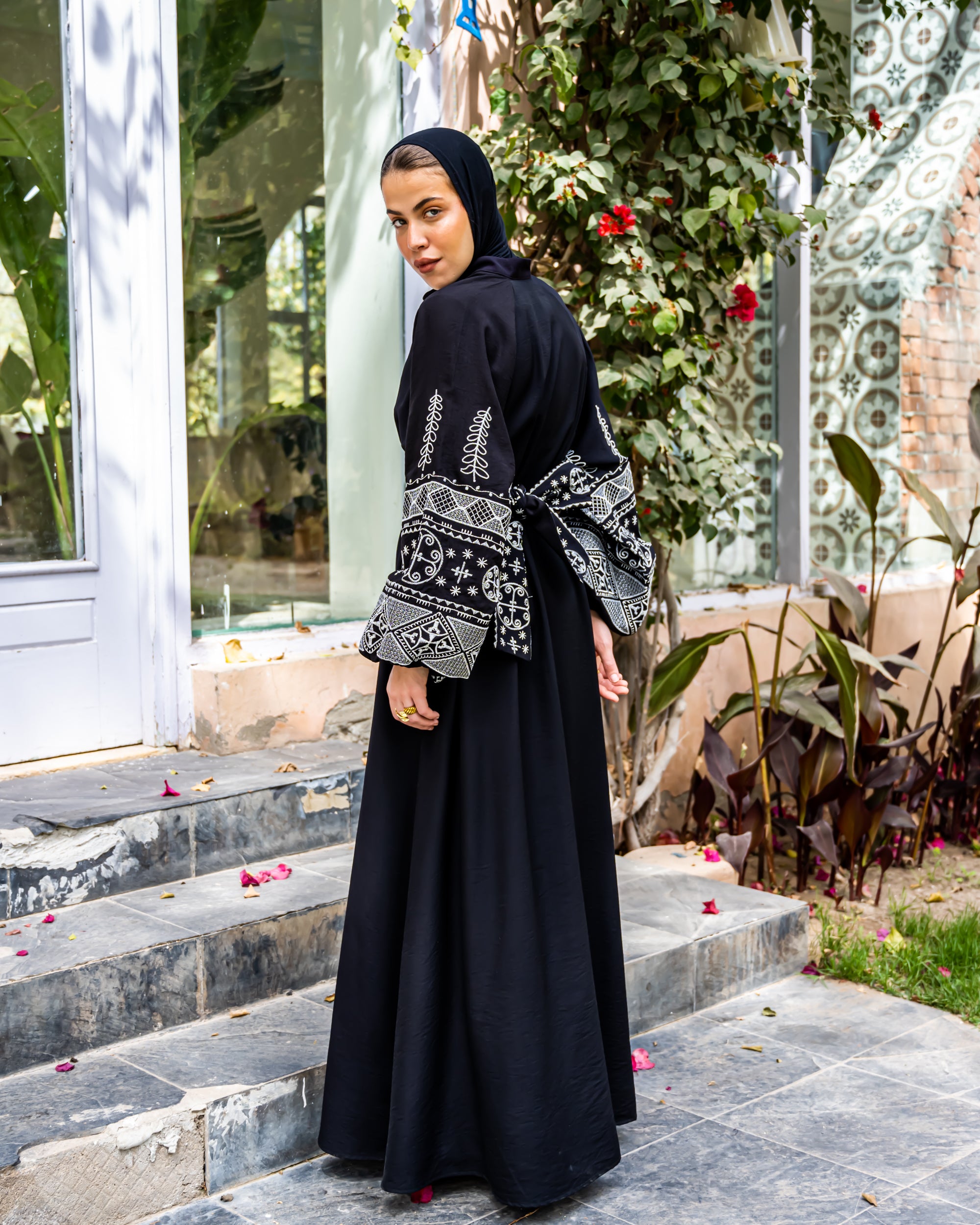 BUFFY SLEEVES EMBROIDERED LINEN DRESS-BLACK
