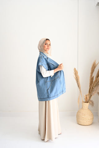 SLEEVELESS DENIM JACKET-BLUE