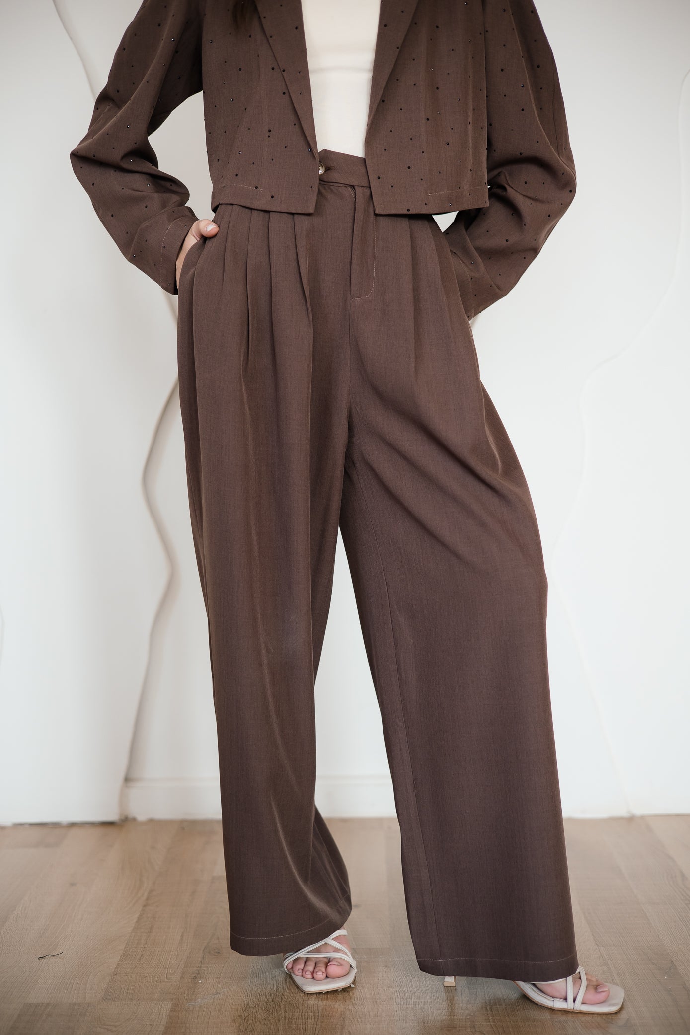PLEATED WIDE LEG PANTS