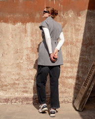 SLEEVELESS VEST -GRAY