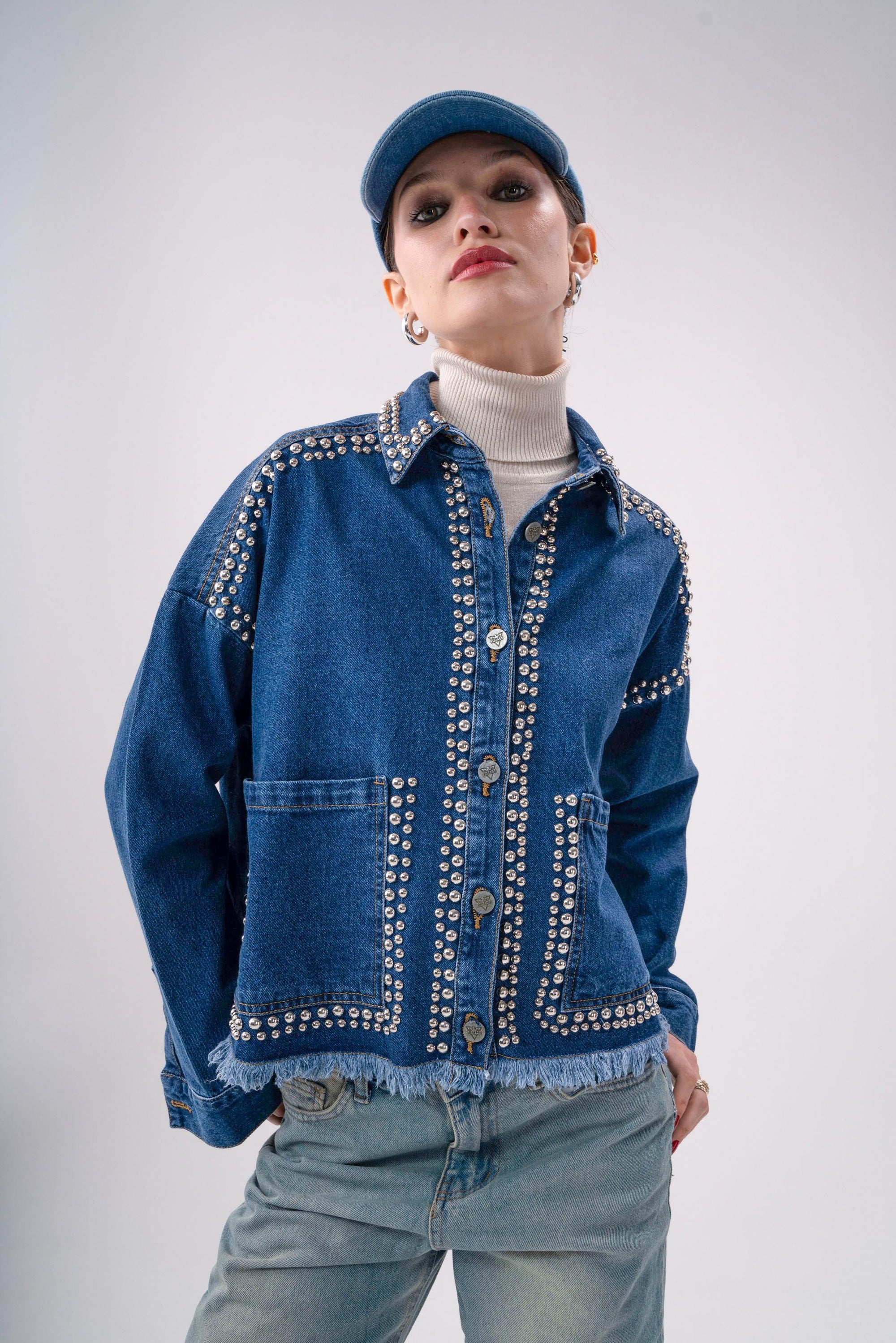 STUDDED CROPPED DENIM JACKET -BLUE