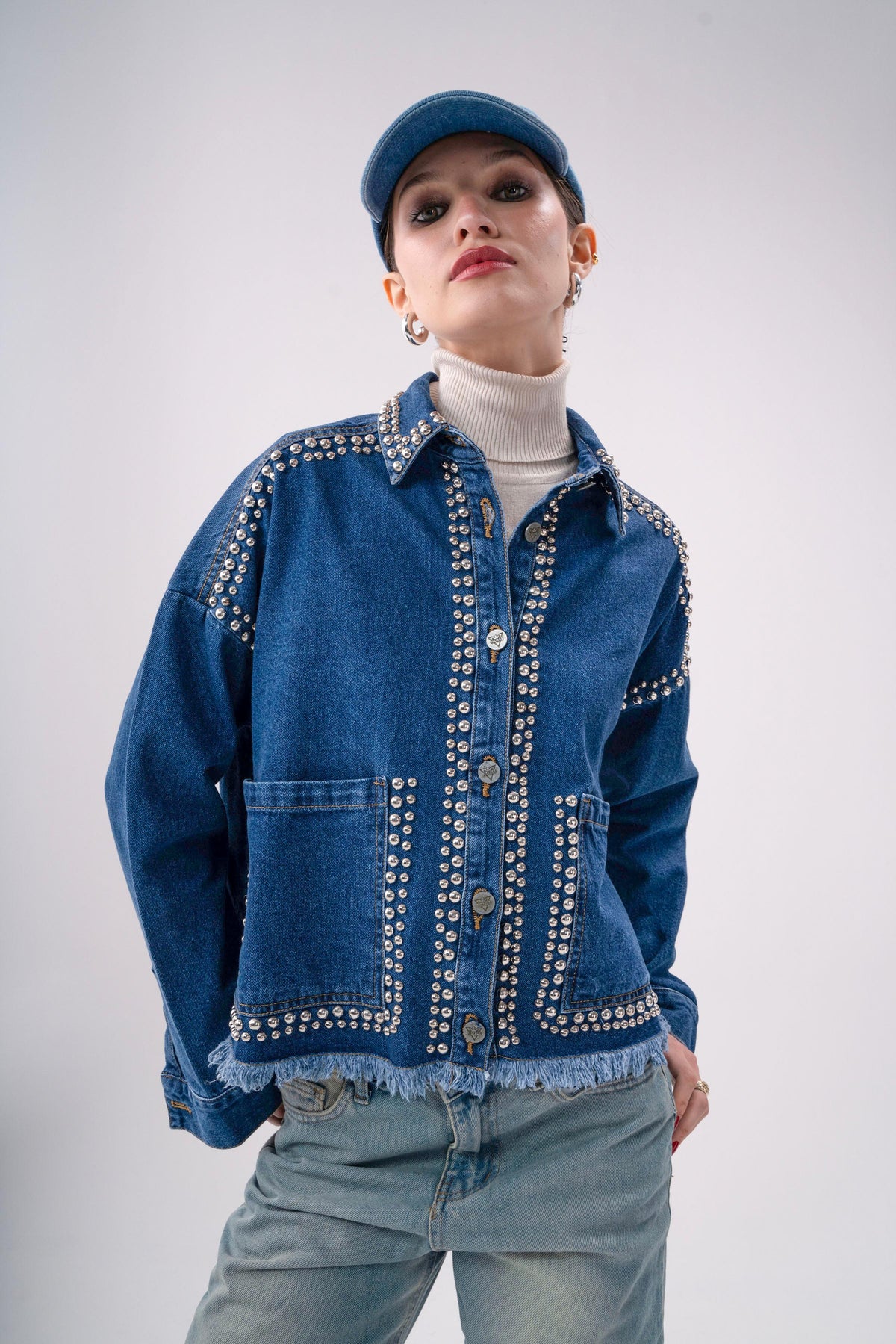 STUDDED CROPPED DENIM JACKET -BLUE