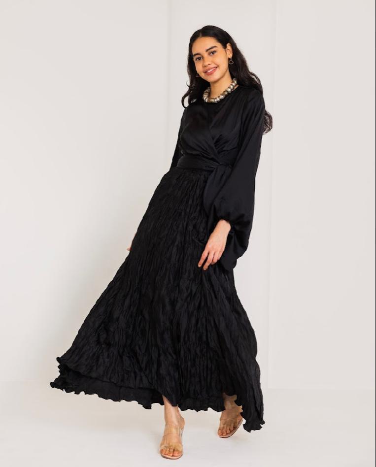 CRINKLE SATIN SKIRT-BLACK
